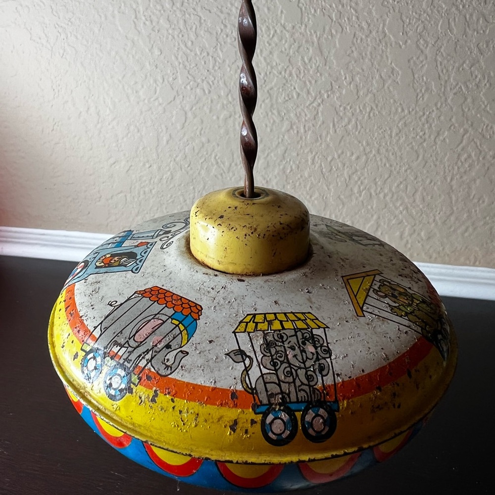 Vintage Tin Litho Spin Top Toy, Lithograph, Circus, Train, 1940s, Vintage Toys - Picture 6 of 8